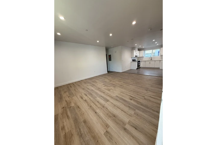 $3800 : casa nueva por 25 y San Pedro image 5