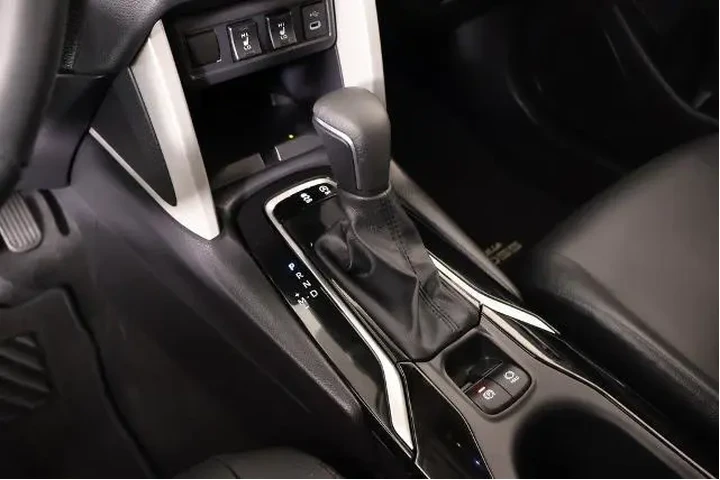 $29485 : Toyota Corolla Cross 2025 XL image 8