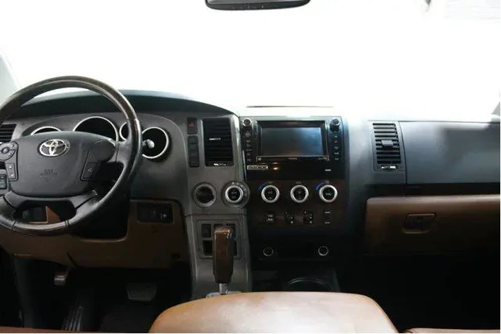 $16988 : Toyota Tundra 2010 4x4 Limit image 2