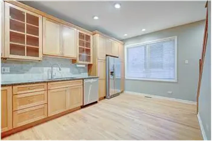 $5000 : Rental property with 2 bedro image 2