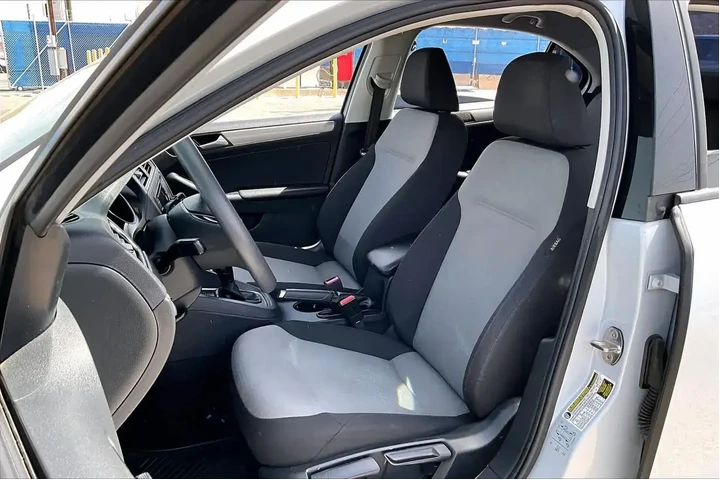 $13180 : Volkswagen Jetta 2018 1.4T S image 8