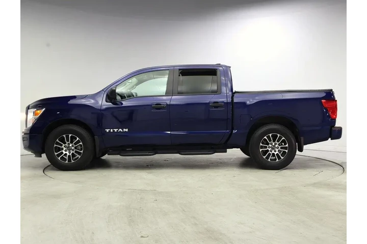 $34998 : Nissan Titan 2024 4x2 SV 4dr image 3