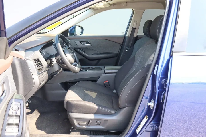 $18788 : 2023 Rogue SV image 7