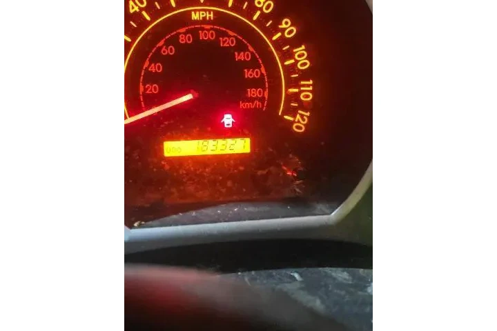 $13033 : Toyota Tundra 2012 4x4 Grade image 8