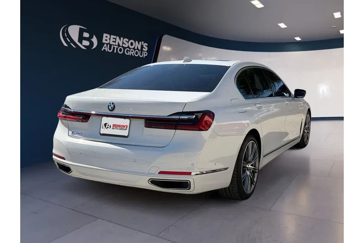$39733 : BMW 7 Series 2022 740i 4dr S image 5