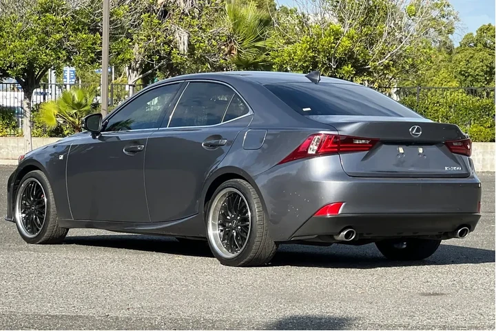 Lexus IS 350 2014 4dr Sedan image 5