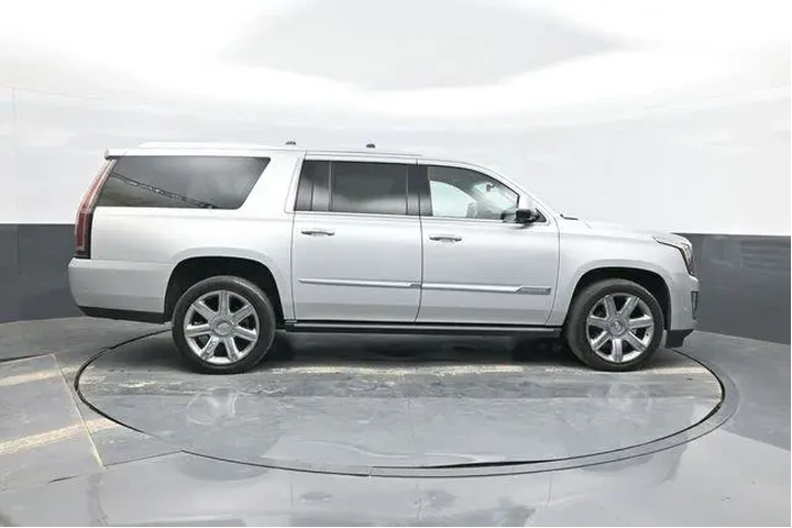 $32499 : Cadillac Escalade ESV 2018 4 image 9