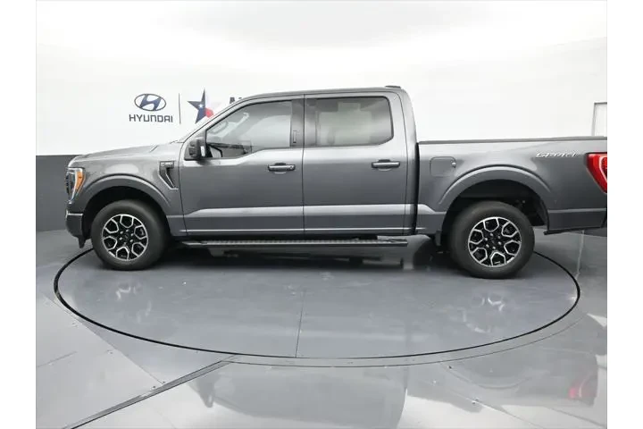$36488 : Ford F-150 2022 4x2 XLT 4dr image 2