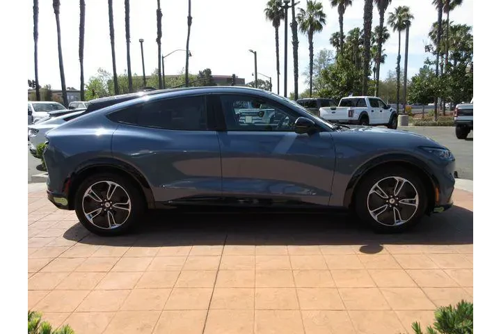 $33900 : Ford Mustang Mach-E 2023 Pre image 5