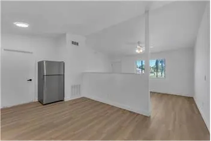 $1100 : Rental property with 2 bedro image 6