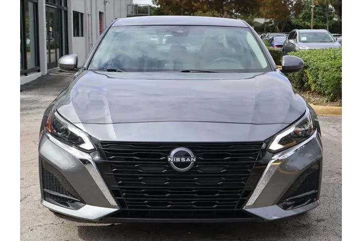 $18990 : Nissan Altima 2023 2.5 SV 4d image 8