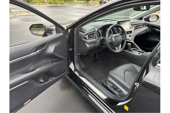 $27994 : Gold Certified2023 Camry XLE image 2