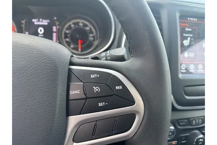 $22207 : Jeep Cherokee 2022 4x4 X 4dr image 9