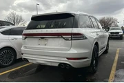 $29995 : Lincoln Aviator 2021 AWD Res thumbnail