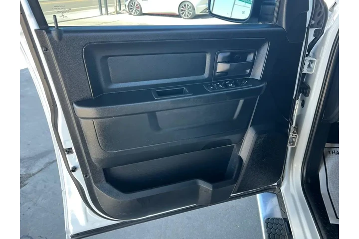 2018 RAM 1500 Tradesman Crew image 10