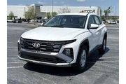 $25815 : Hyundai TUCSON 2025 SE 4dr S thumbnail