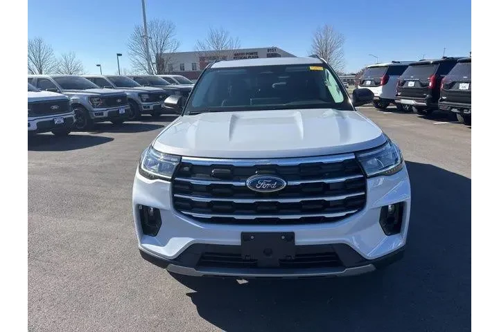 $40000 : Ford Explorer 2025 AWD Activ image 2