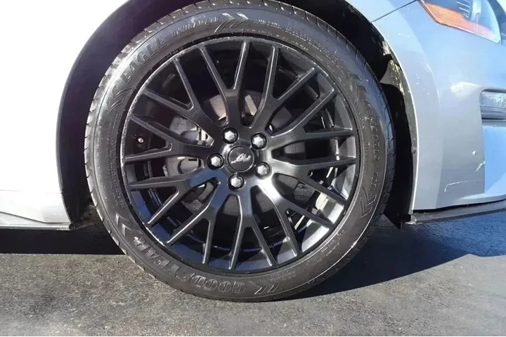 $18995 : 2020 MUSTANG image 10