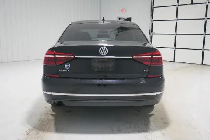 $12000 : Volkswagen Passat 2017 1.8T image 6