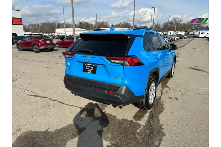 $15980 : 2019 RAV4 LE AWD (Natl) image 2
