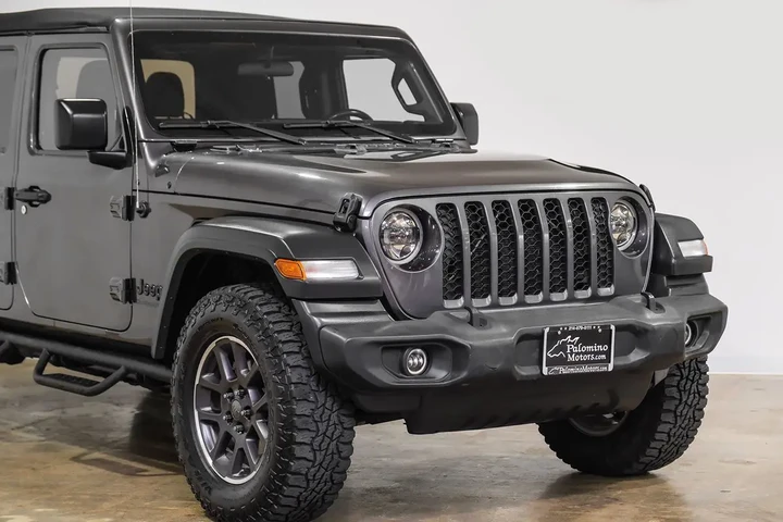 $21990 : 2020 Gladiator Sport S image 9