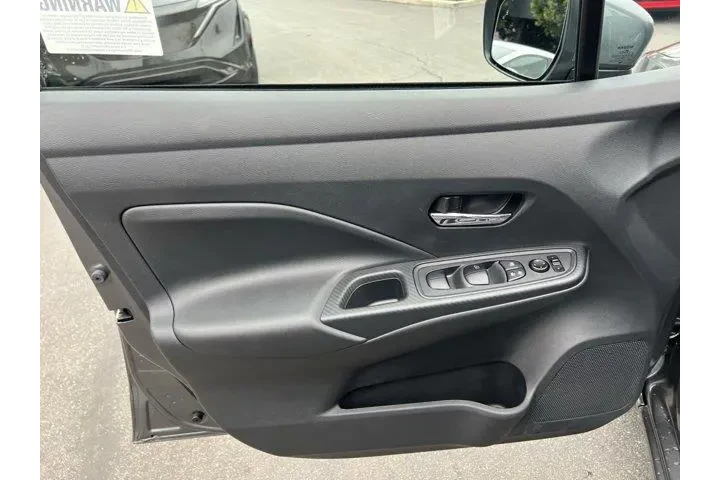 $17981 : Nissan Versa 2025 SV 4dr Sed image 10