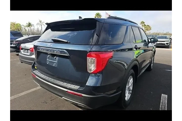 $22585 : Ford Explorer 2022 XLT 4dr S image 2