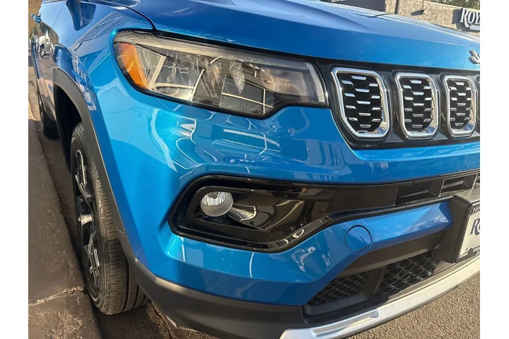$24995 : 2025 Compass Limited 4x4 image 6