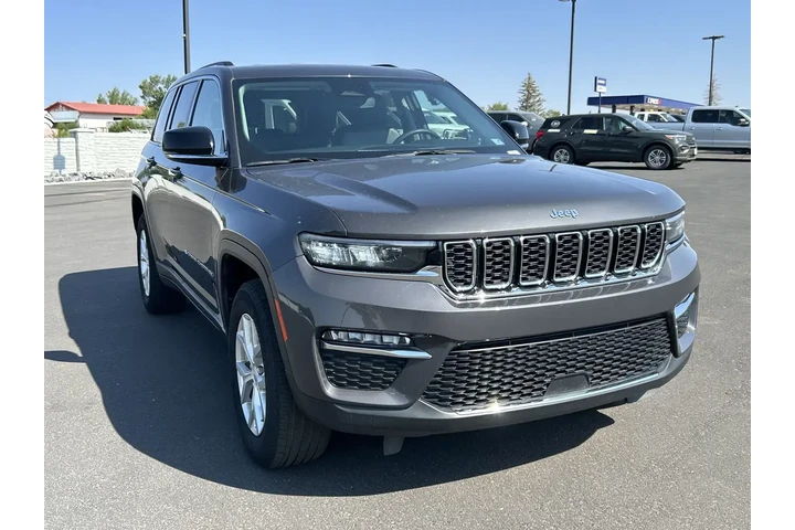$30995 : Jeep Grand Cherokee 2023 4x4 image 1