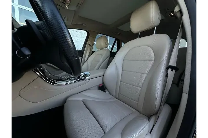 $15495 : Mercedes-Benz GLC 2016 GLC 3 image 5