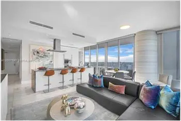 $9500 : Rental property with 2 bedro image 10