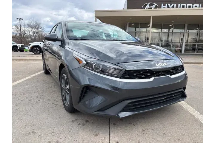 $17998 : Kia Forte 2024 LXS 4dr Sedan image 7