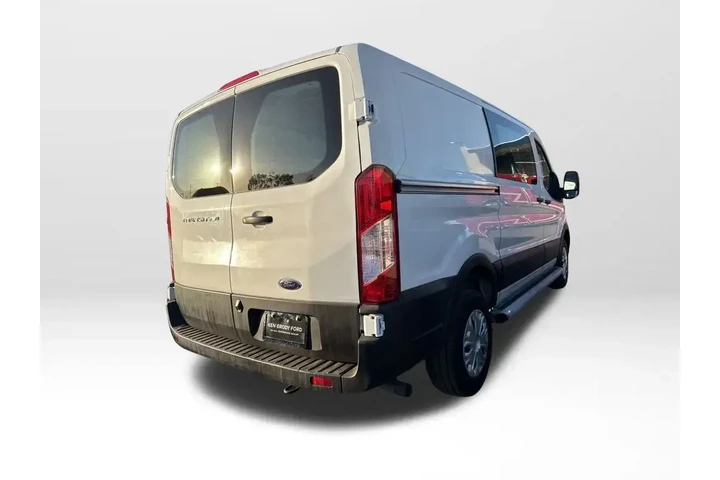 $32887 : Ford Transit 2024 250 3dr SW image 5