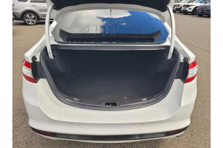 $13242 : Ford Fusion 2016 SE 4dr Seda image 8