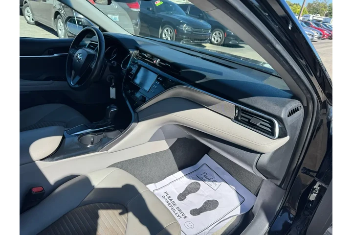 2018 Camry 4dr Sdn I4 Auto SE image 9