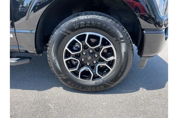 $39900 : Ford F-150 2022 4x4 XLT 4dr image 9