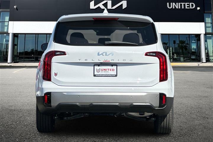 $38305 : New 2025 Telluride LX image 6