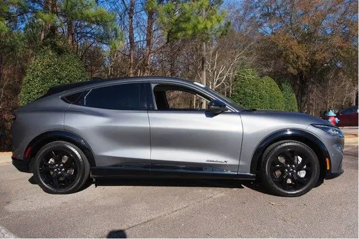 $29920 : Ford Mustang Mach-E 2023 Pre image 8