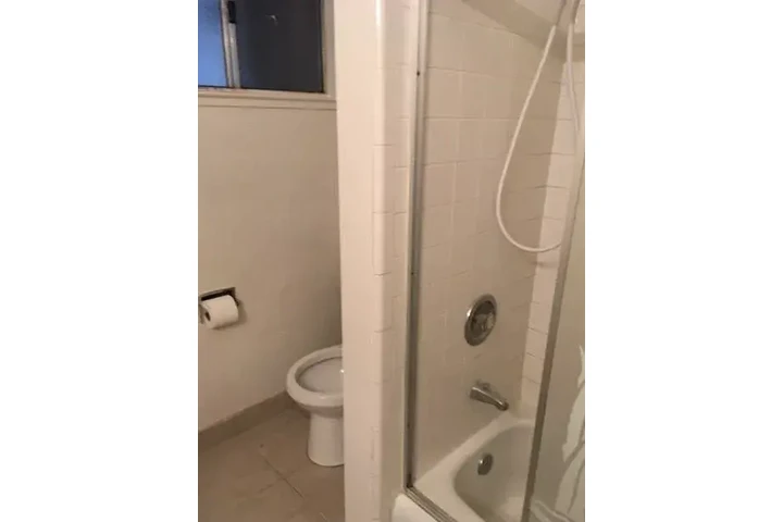 $1450 : 2bed 1bath home with 1000sqft image 9