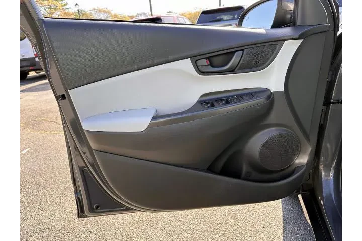 $17999 : Hyundai KONA 2023 AWD SE 4dr image 8