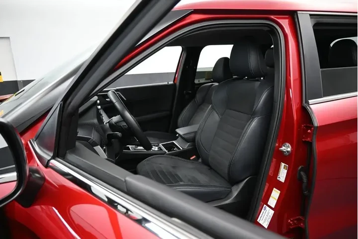 $23991 : Mitsubishi Outlander 2024 SE image 10