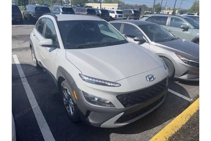 $19777 : Hyundai KONA 2023 SEL 4dr Cr image 3