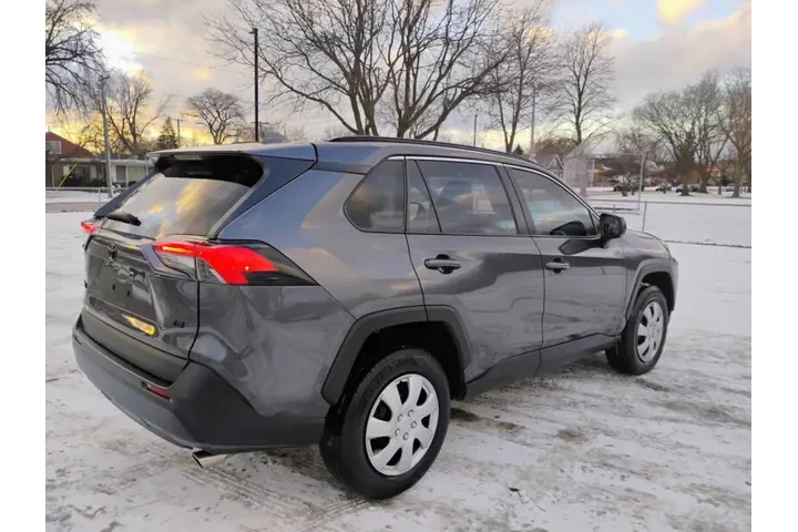 $19995 : 2020 RAV4 LE image 7