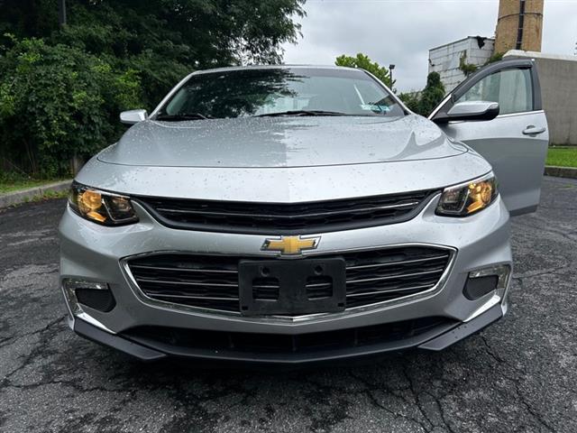 2017 Malibu 1LT image 9