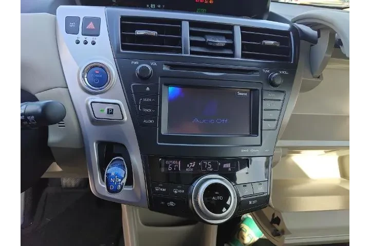 $14000 : Toyota Prius v 2014 Five 4dr image 10