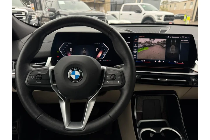 2025 BMW X2 xDrive28i image 9