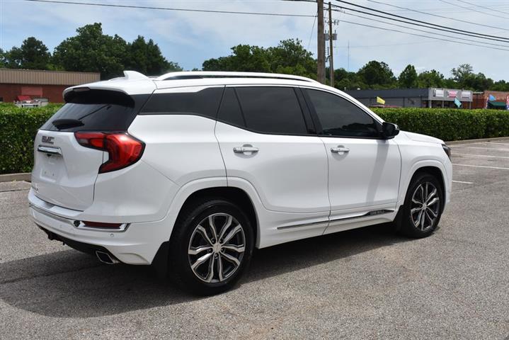 2018 GMC Terrain Denali image 10