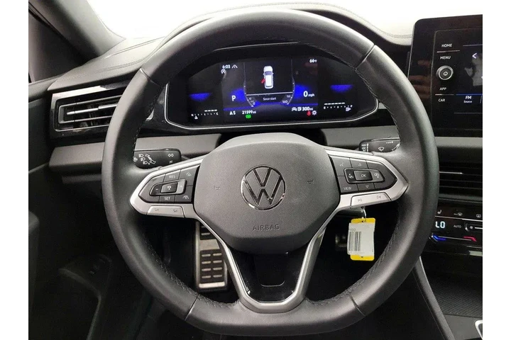 $20998 : Volkswagen Jetta 2025 Sport image 10