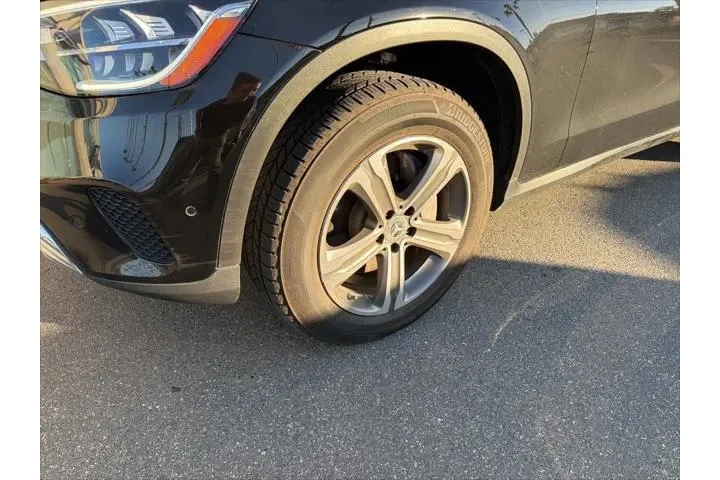 $22995 : Mercedes-Benz GLC 2022 GLC 3 image 3