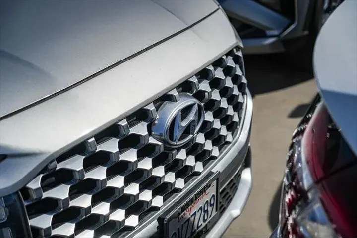 $18495 : Hyundai SANTA FE 2021 SEL 4d image 3